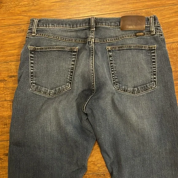 Wrangler Athletic fit blue jeans mens Size 32x32 in excellent condition - Picture 8 of 9